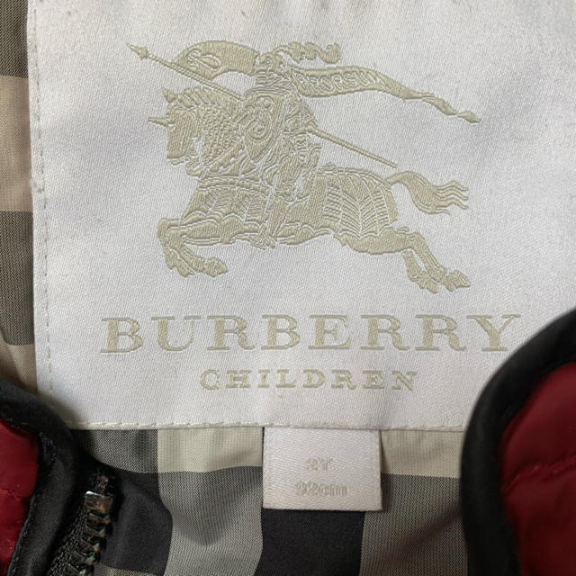 BURBERRY(バーバリー)のバーバリー　2Y キルティングコート　ジャケット キッズ/ベビー/マタニティのキッズ服女の子用(90cm~)(コート)の商品写真