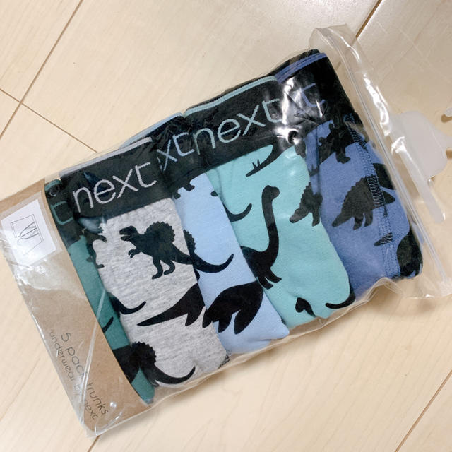 NEXT(ネクスト)の【next】恐竜柄　ボクサーパンツ キッズ/ベビー/マタニティのキッズ服男の子用(90cm~)(下着)の商品写真