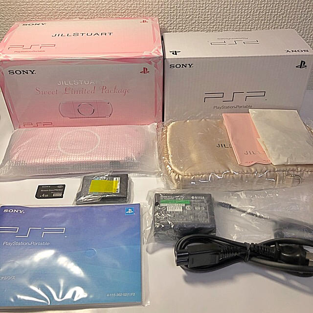 PlayStation Portable(プレイステーションポータブル)の⭐️PSPー3000 ジルスチュアート JILLSTUART 送料込！極上品！ エンタメ/ホビーのゲームソフト/ゲーム機本体(携帯用ゲーム機本体)の商品写真