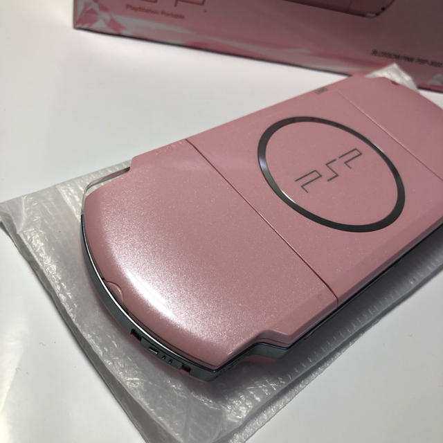 PlayStation Portable(プレイステーションポータブル)の⭐️PSPー3000 ジルスチュアート JILLSTUART 送料込！極上品！ エンタメ/ホビーのゲームソフト/ゲーム機本体(携帯用ゲーム機本体)の商品写真