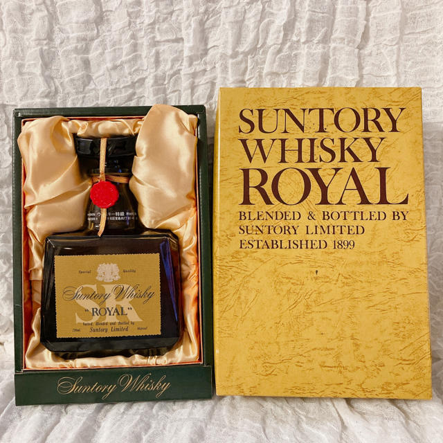 サントリー(サントリー)の 特級　SUNTORY ウイスキーROYAL 720ml 43％ 箱付き 古酒 食品/飲料/酒の酒(ウイスキー)の商品写真