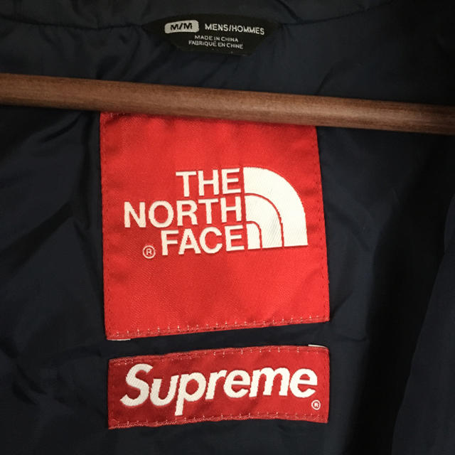 Supreme(シュプリーム)のsupreme north face15ssマウンテンパーカー新品未使用タグ付き メンズのジャケット/アウター(マウンテンパーカー)の商品写真