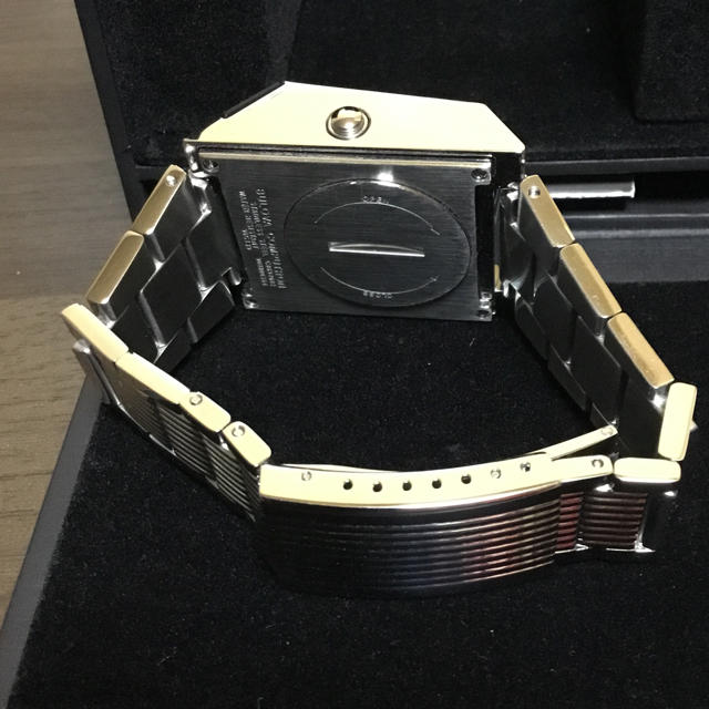Bulova(ブローバ)のstrum様専用　ほぼ新品！送料込！ブローバ　コンピュートロン。オシャレです！ メンズの時計(腕時計(デジタル))の商品写真