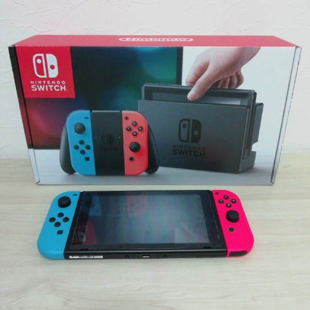 Nintendo Switch(ニンテンドースイッチ)のNintendo Switch ネオンブルー/ネオンレッド　完品 エンタメ/ホビーのゲームソフト/ゲーム機本体(家庭用ゲーム機本体)の商品写真