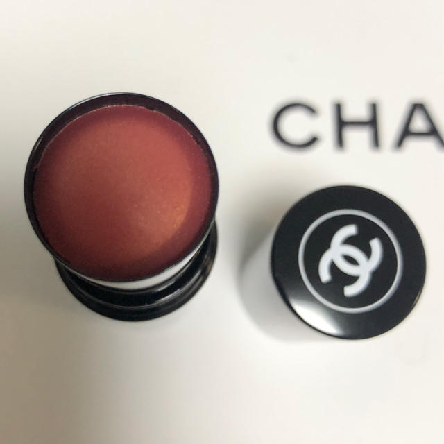 CHANEL シャネル ボーム エサンシエル ロゼ　8g