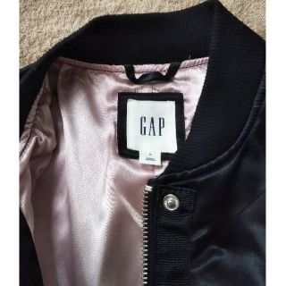 ギャップ(GAP)のwaka様専用 GAP  キルティングコートとミンク・パールブローチおまとめ(ロングコート)