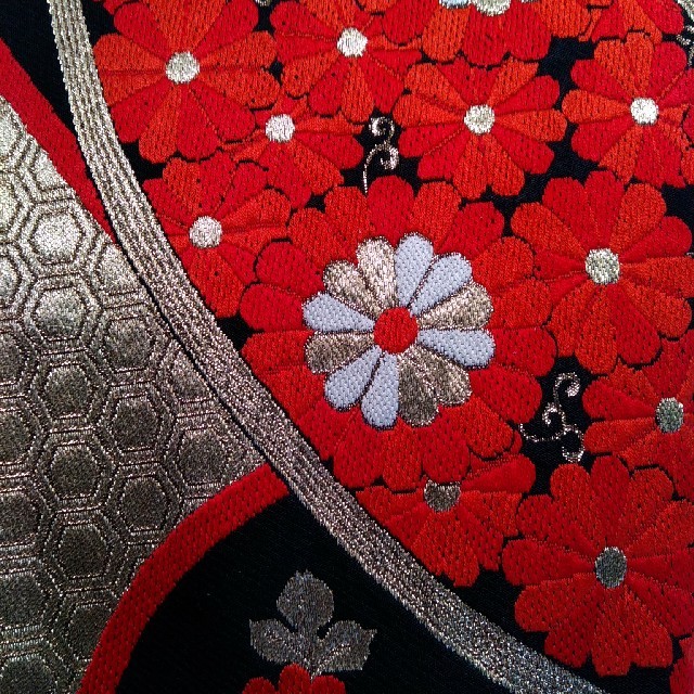 可愛い黒地　赤花　金扇　袋帯 レディースの水着/浴衣(帯)の商品写真