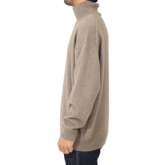 COMOLI(コモリ)のAURALEE BABY CASHMERE KNIT TURTLE NECK  メンズのトップス(ニット/セーター)の商品写真