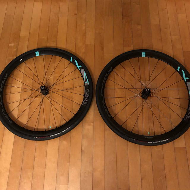 Fulcrum Racing 418 + Vittoria Rubino Pro スポーツ/アウトドアの自転車(パーツ)の商品写真