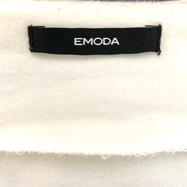 EMODA(エモダ)のEMODA ホワイト トップス カットソー レディースのトップス(カットソー(長袖/七分))の商品写真