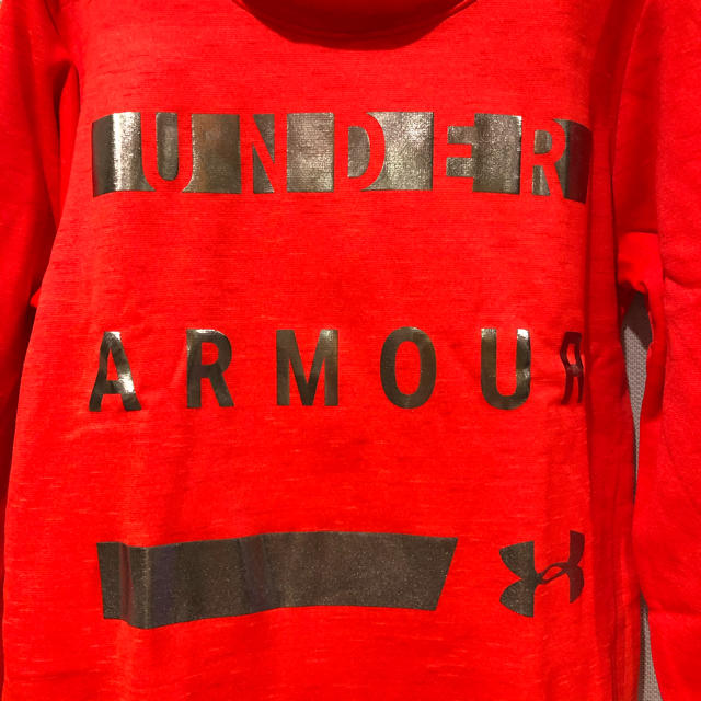 UNDER ARMOUR(アンダーアーマー)の新品タグ付き　アンダーアーマー　パーカー　フーディ レディース 定価6600円 レディースのトップス(パーカー)の商品写真