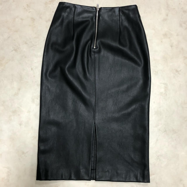 ZARA(ザラ)のZARA     エコレザー　スカート レディースのスカート(ひざ丈スカート)の商品写真
