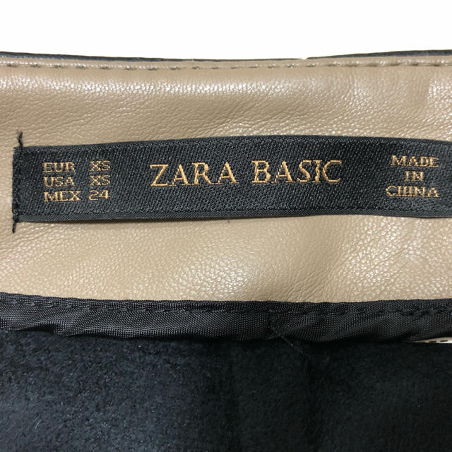 ZARA(ザラ)のZARA     エコレザー　スカート レディースのスカート(ひざ丈スカート)の商品写真