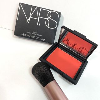 ナーズ(NARS)のNARSチーク《ブラシプレゼント》(チーク)