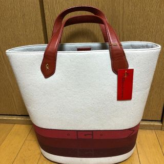 ロベルタディカメリーノ(ROBERTA DI CAMERINO)のロベルタ　フエルトトートバック　新品未使用(トートバッグ)