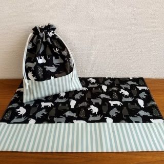 《専用》給食セット　ねこ　巾着袋　ランチョンマット　入園　入学　女の子(外出用品)