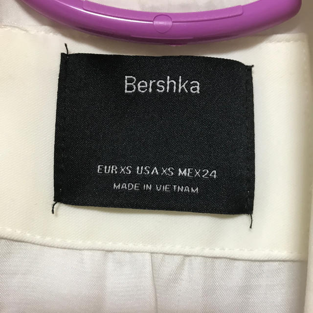 Bershka(ベルシュカ)のBershka ジャケット 秋・冬 レディースのジャケット/アウター(ノーカラージャケット)の商品写真