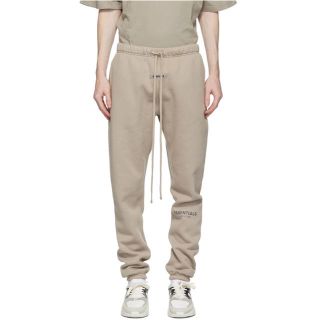 フィアオブゴッド(FEAR OF GOD)のFOG ESSENTIALS スウェットパンツ TAN ベージュ(スウェット)