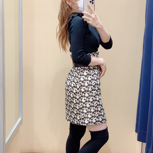 Lily Brown(リリーブラウン)のFlower tightskirt レディースのスカート(ミニスカート)の商品写真