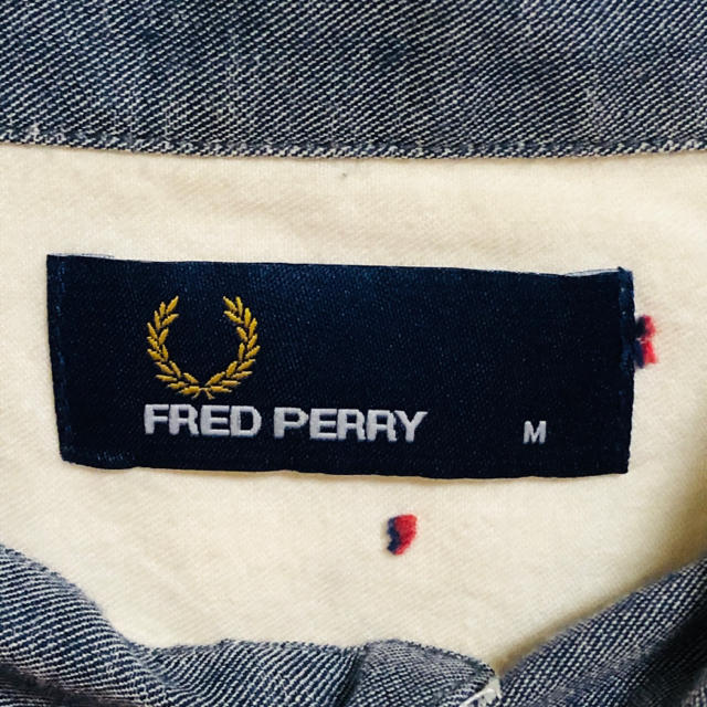 FRED PERRY(フレッドペリー)の【古着】フレッドペリー　シャツ　ドット柄　ワンポイント　刺繍　ホワイト　白 メンズのトップス(シャツ)の商品写真