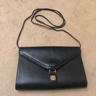 ジバンシィ(GIVENCHY)の中古　GIVENCHY  女性用　バッグ　レザー(ショルダーバッグ)