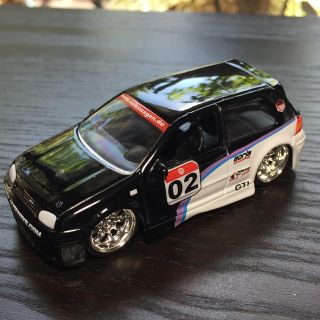 2002 VOLKSWAGEN GOLF GTI スケール 1/64 レース仕様(ミニカー)