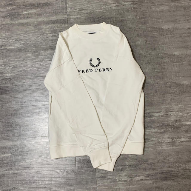 FRED PERRY(フレッドペリー)のフレッドペリー　トレーナー レディースのトップス(トレーナー/スウェット)の商品写真