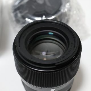 シグマ(SIGMA)の美品　SIGMA 56mm F1.4 EF-M CANON用　フィルタおまけ(レンズ(単焦点))