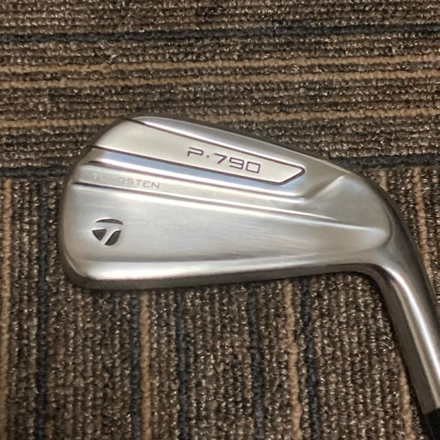 TaylorMade(テーラーメイド)のテーラーメイド p790 udi 2番アイアン HZRDUSSMOKE 100x スポーツ/アウトドアのゴルフ(クラブ)の商品写真