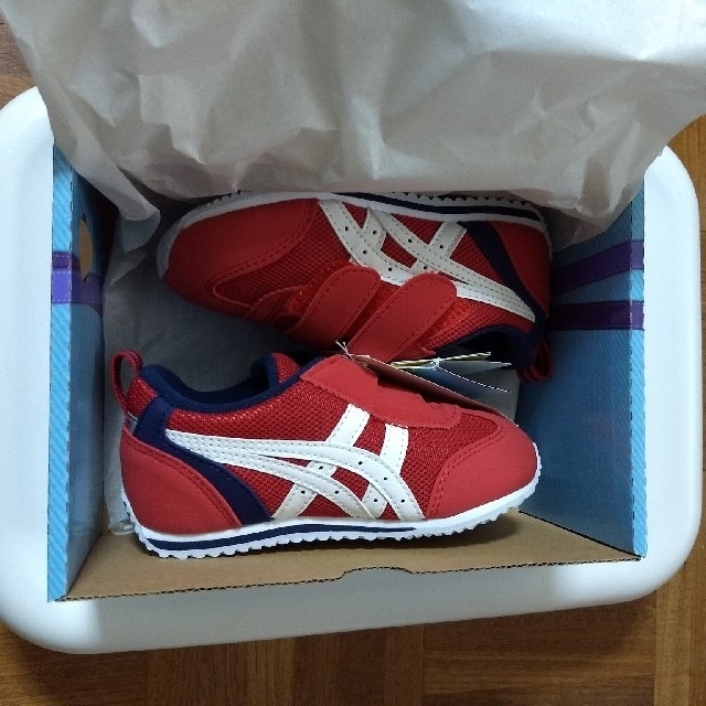 asics(アシックス)の【新品】asics　15cm　キッズスニーカー キッズ/ベビー/マタニティのキッズ靴/シューズ(15cm~)(スニーカー)の商品写真