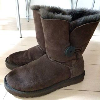 アグ(UGG)のアグ　UGG ベイリーボタン　ショート　チョコレート　ブラウン　23センチ(ブーツ)