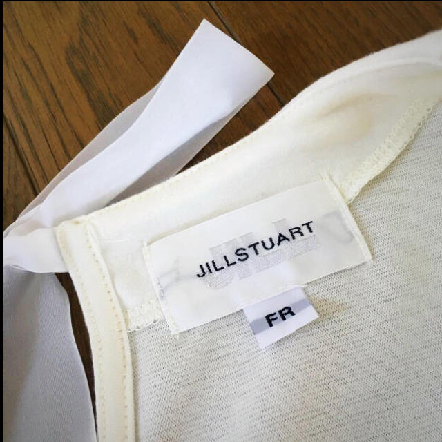 JILL by JILLSTUART(ジルバイジルスチュアート)のカットソー レディースのトップス(カットソー(半袖/袖なし))の商品写真