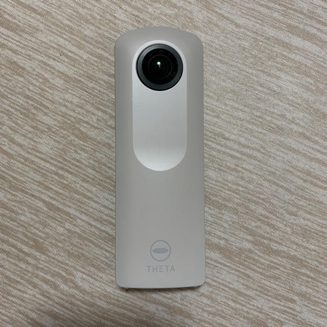 RICOH(リコー)のRICOH THETA SC BEIGE スマホ/家電/カメラのカメラ(コンパクトデジタルカメラ)の商品写真