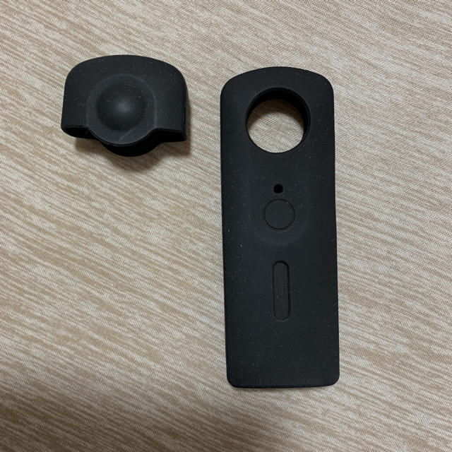 RICOH(リコー)のRICOH THETA SC BEIGE スマホ/家電/カメラのカメラ(コンパクトデジタルカメラ)の商品写真