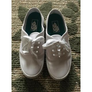 ヴァンズ(VANS)の【VANS】白スニーカー24.5cm(スニーカー)