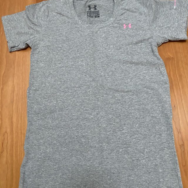 UNDER ARMOUR(アンダーアーマー)のアンダーアーマー  SEMI-FIT Tシャツ CHARGED COTTON  レディースのトップス(Tシャツ(半袖/袖なし))の商品写真