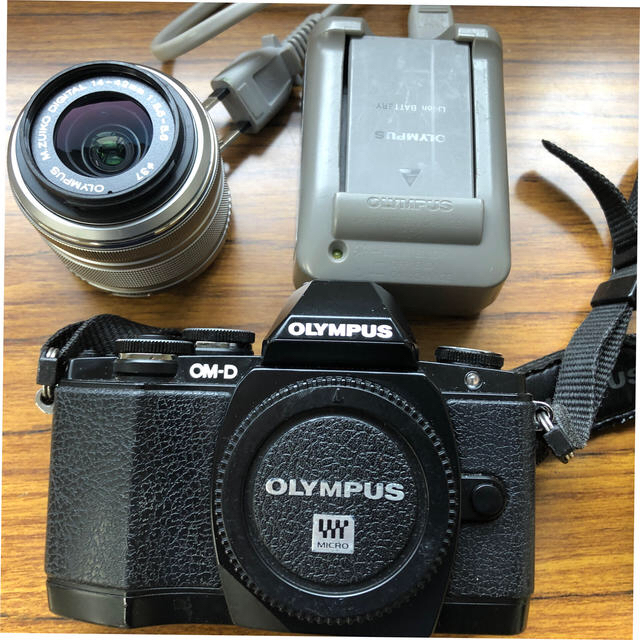 ミラーレス一眼【現状】 OLYMPUS オリンパス OM-D E-M10