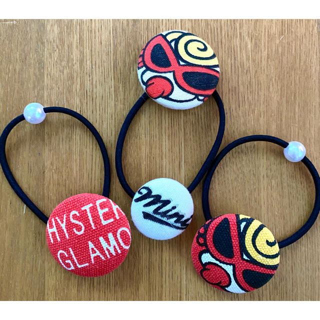 HYSTERIC MINI(ヒステリックミニ)のHYSTERIC MINI ヒスミニ　くるみぼたんゴム　まとめ売り ハンドメイドのアクセサリー(ヘアアクセサリー)の商品写真