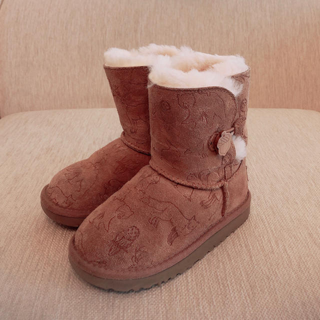 UGG(アグ)のUGG アグ　ブーツ　17cm ほぼ新品 キッズ/ベビー/マタニティのキッズ靴/シューズ(15cm~)(ブーツ)の商品写真