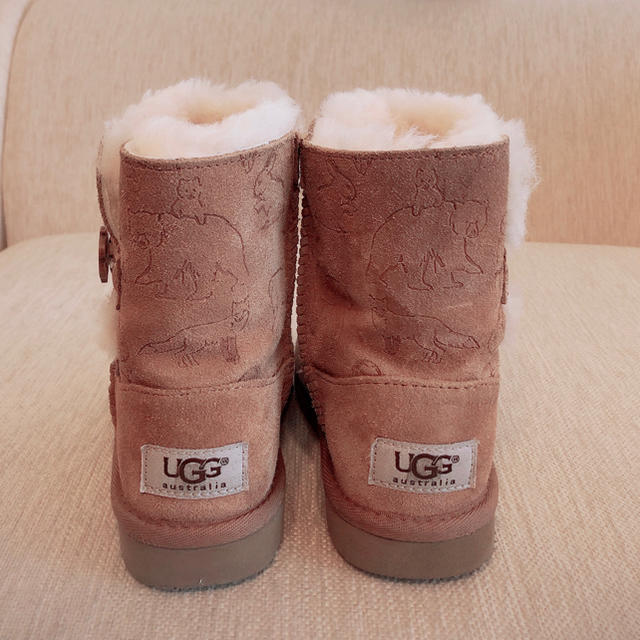 UGG(アグ)のUGG アグ　ブーツ　17cm ほぼ新品 キッズ/ベビー/マタニティのキッズ靴/シューズ(15cm~)(ブーツ)の商品写真