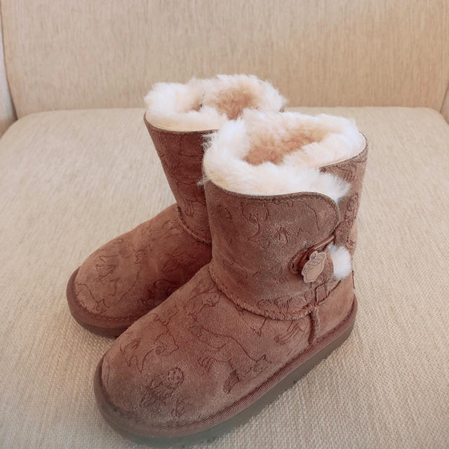 UGG(アグ)のUGG アグ　ブーツ　17cm ほぼ新品 キッズ/ベビー/マタニティのキッズ靴/シューズ(15cm~)(ブーツ)の商品写真