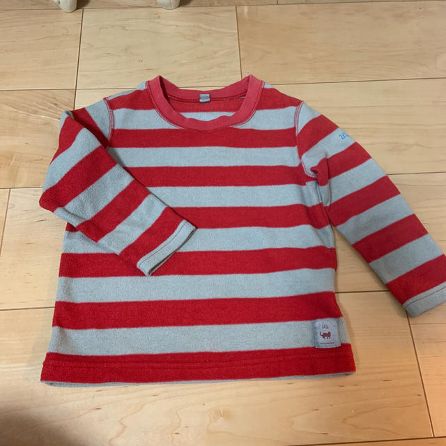 UNIQLO(ユニクロ)のユニクロ　フリース　100 キッズ/ベビー/マタニティのキッズ服男の子用(90cm~)(Tシャツ/カットソー)の商品写真