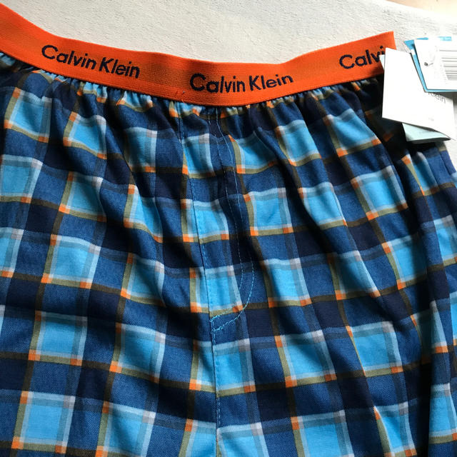 Calvin Klein(カルバンクライン)の送料込み！新品タグ付きカルバンクラインキッズパジャマ150サイズ キッズ/ベビー/マタニティのキッズ服男の子用(90cm~)(パジャマ)の商品写真