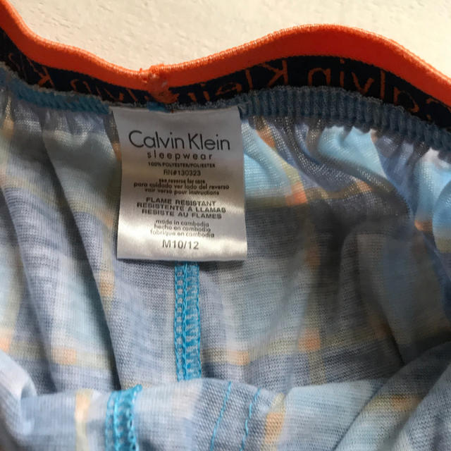 Calvin Klein(カルバンクライン)の送料込み！新品タグ付きカルバンクラインキッズパジャマ150サイズ キッズ/ベビー/マタニティのキッズ服男の子用(90cm~)(パジャマ)の商品写真