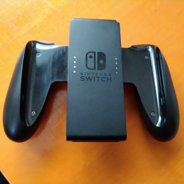 Nintendo Switch(ニンテンドースイッチ)のニンテンドー スイッチコントローラー エンタメ/ホビーのゲームソフト/ゲーム機本体(家庭用ゲーム機本体)の商品写真