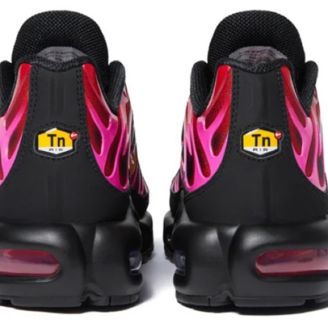 Supreme(シュプリーム)の今週末値下）Supreme/Nike Air Max Plus Black 26 メンズの靴/シューズ(スニーカー)の商品写真