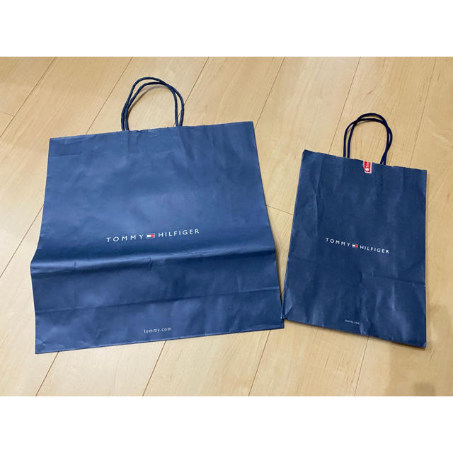 TOMMY HILFIGER(トミーヒルフィガー)のTOMMY HILFIGER トミーショップ紙袋　2枚 レディースのバッグ(ショップ袋)の商品写真