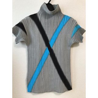 イッセイミヤケ(ISSEY MIYAKE)のISSEY MIYAKE PLEATS(T.)(カットソー(半袖/袖なし))