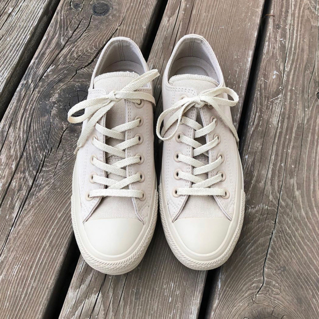 CONVERSE(コンバース)のemmi エミ オールベージュ コンバース ドゥーズィエムクラス 23 23.5 レディースの靴/シューズ(スニーカー)の商品写真