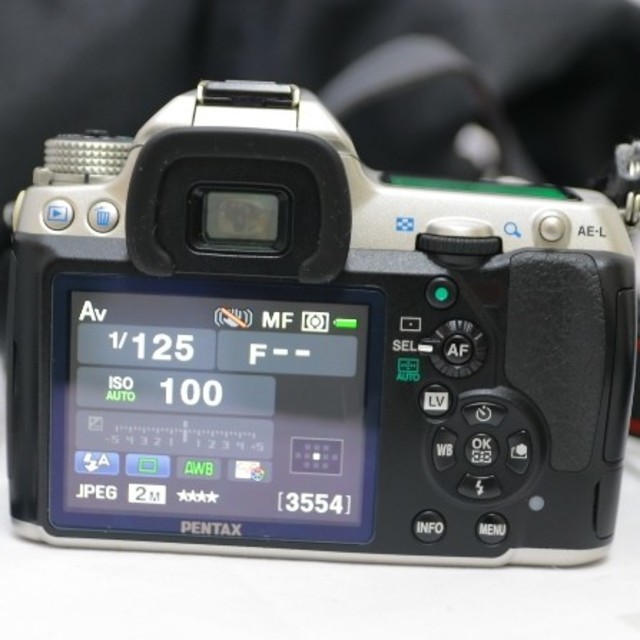 1着でも送料無料 ショット数2647枚超美品 ペンタックス K-5 ボディ